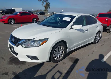 2018 Nissan Altima 2.5 S z USA, uszkodzony, nr VIN 1N4AL3AP7JC477586